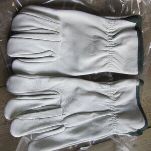 Goatskin Drivers Gloves Shirred Slip-On Keystone Thumb Medium White Work Gloves